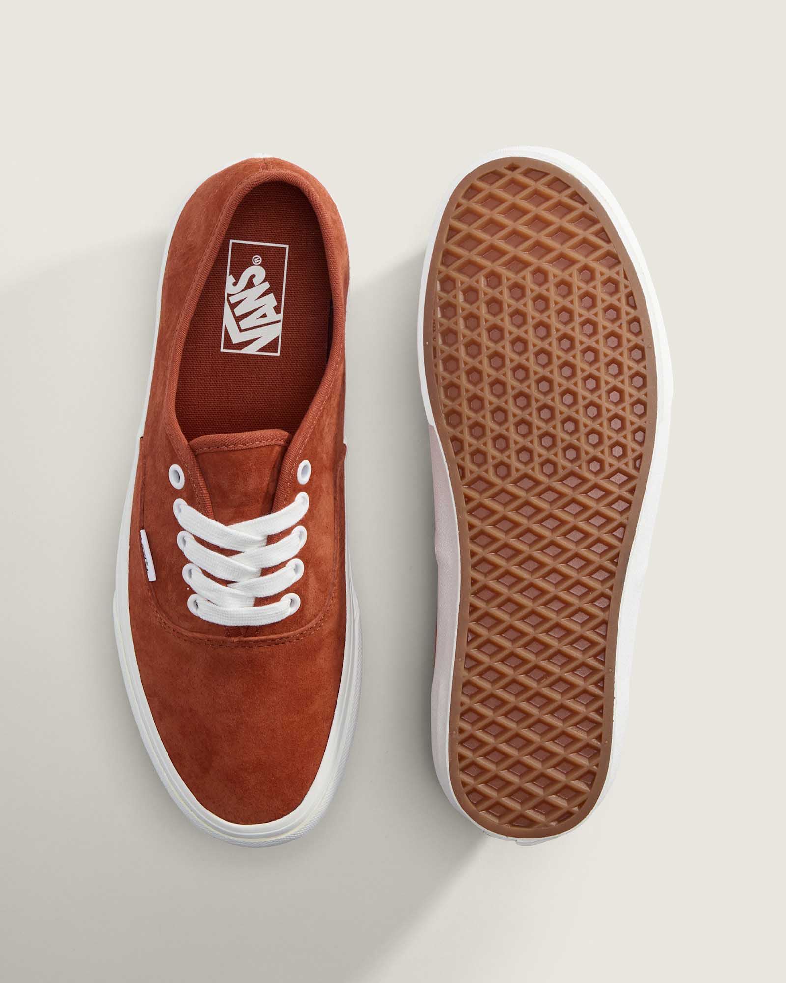 オーセンティック ピッグスエード| VANS（ヴァンズ）公式ストア