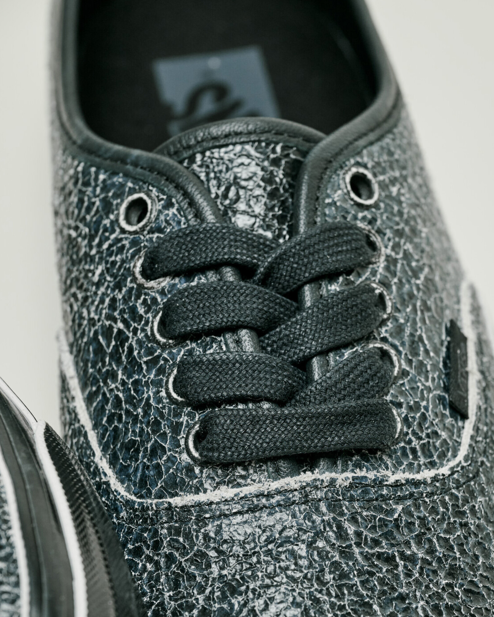 PREMIUM オーセンティック| VANS（ヴァンズ）公式ストア