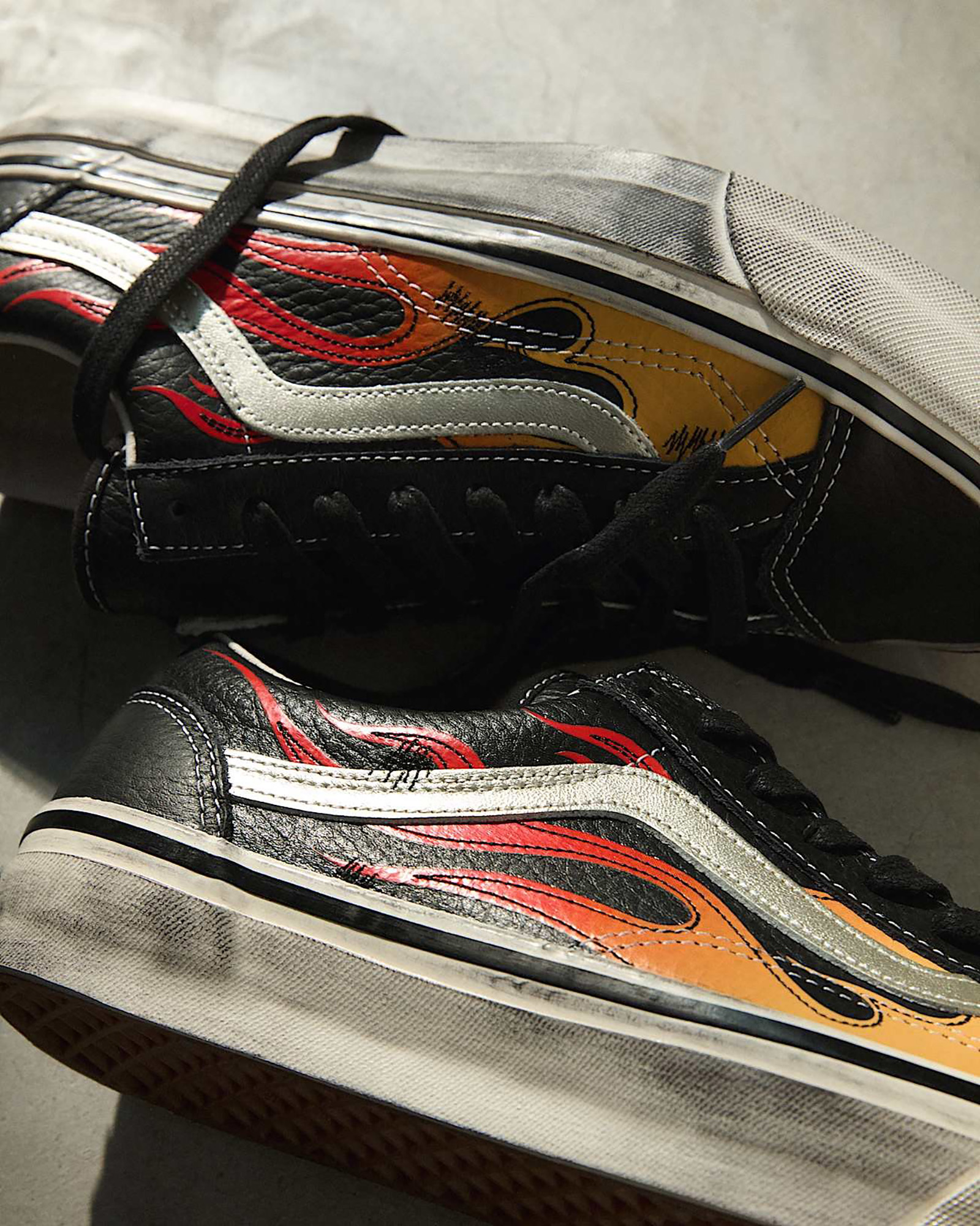 ★激レア★ 80'オールドスクール ペール缶 オマケ付き PREMIUM オールドスクール 36 フレイム| VANS（ヴァンズ）公式ストア