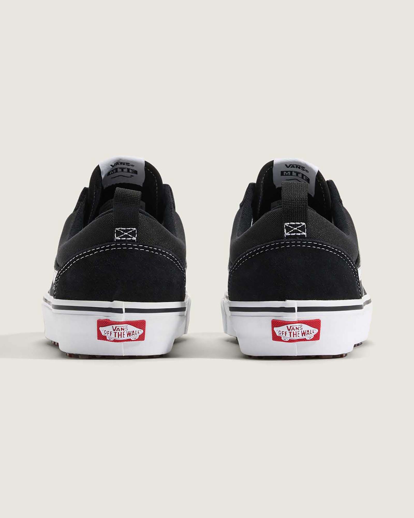 オールドスクール インシュレーテッド| VANS（ヴァンズ）公式ストア