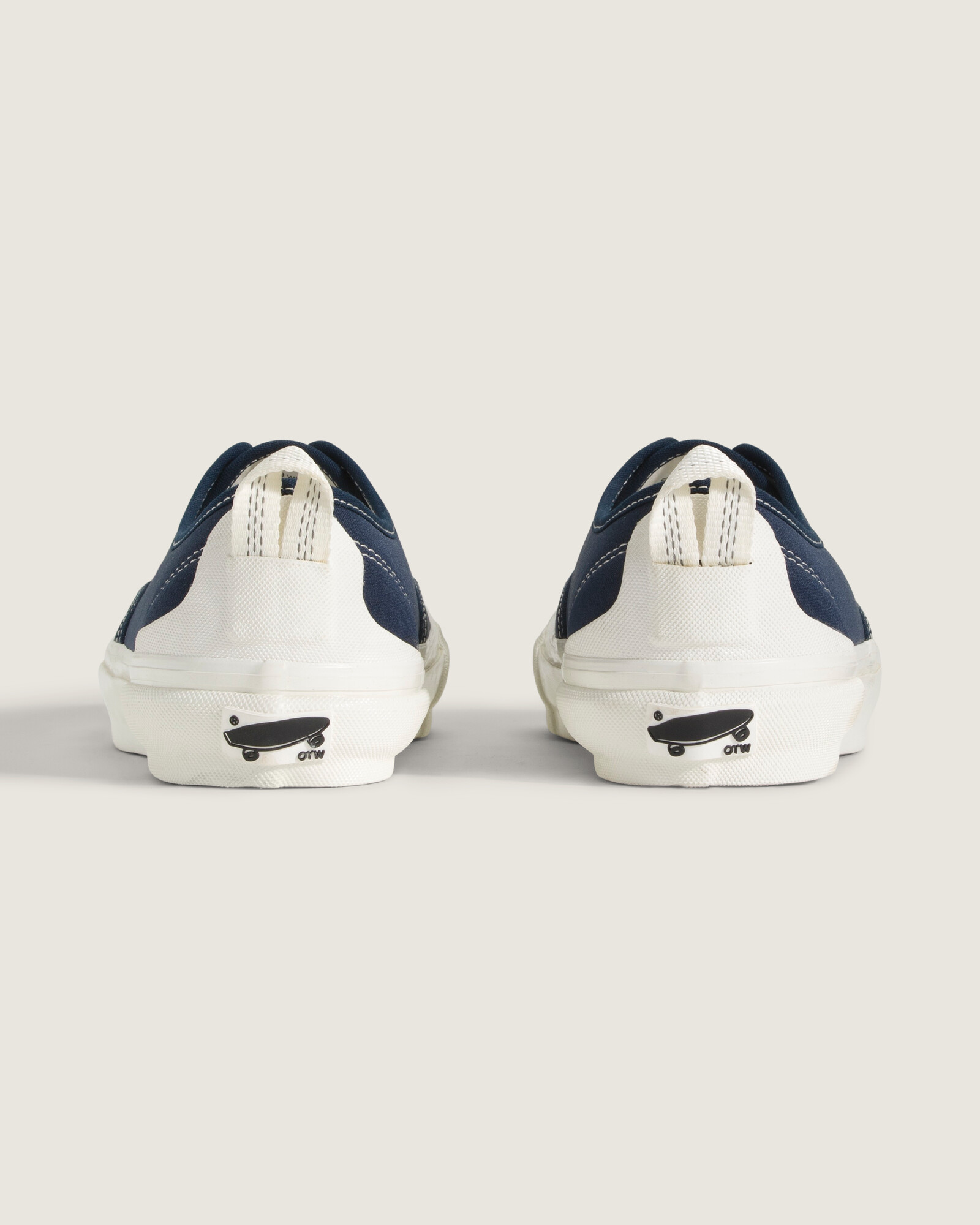 OTW オーセンティック ジップ VIBRAM| VANS（ヴァンズ）公式ストア