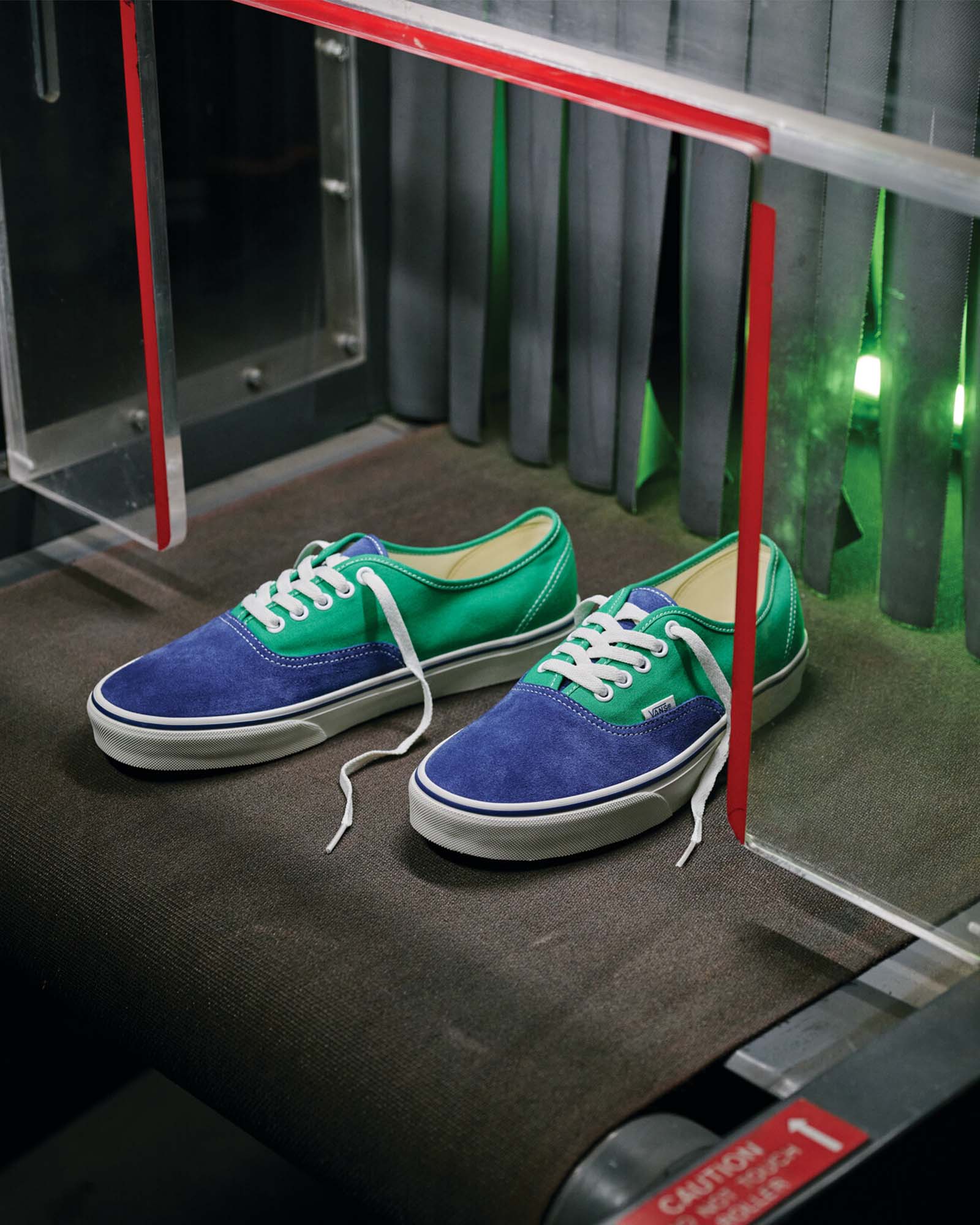 オーセンティック| VANS（ヴァンズ）公式ストア
