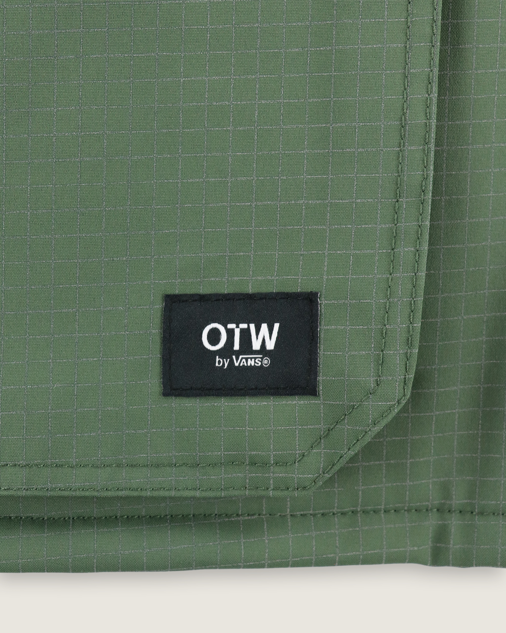 OTW x TDC ユーティリティ ベスト| VANS（ヴァンズ）公式ストア