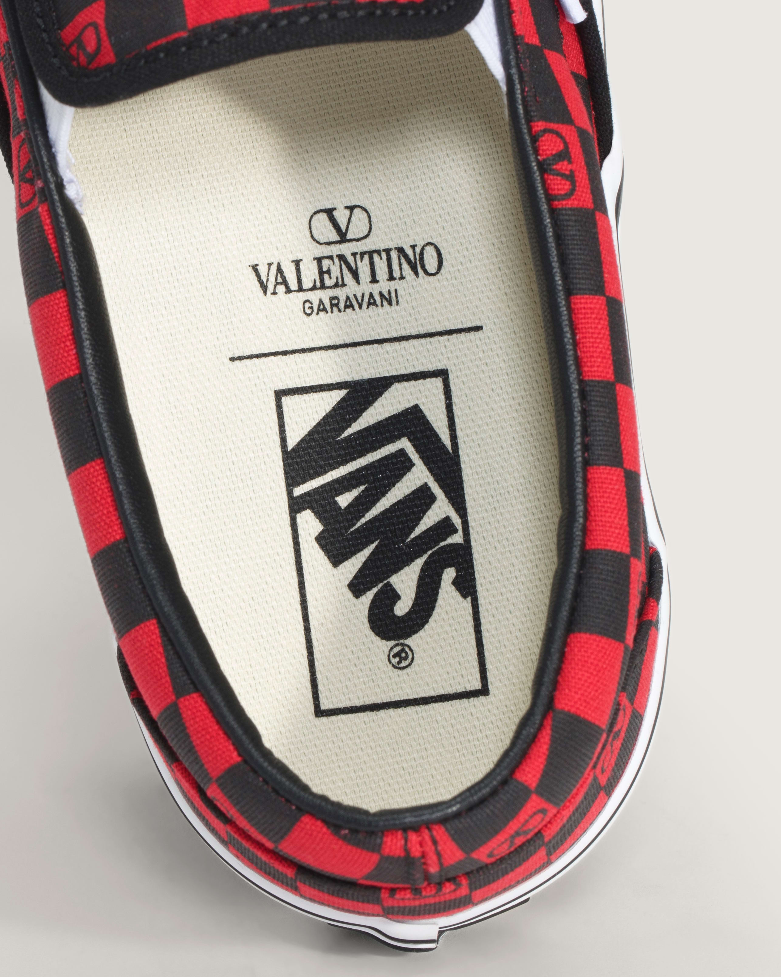 Valentino Garavani and Vans クラシック スリッポン| VANS（ヴァンズ