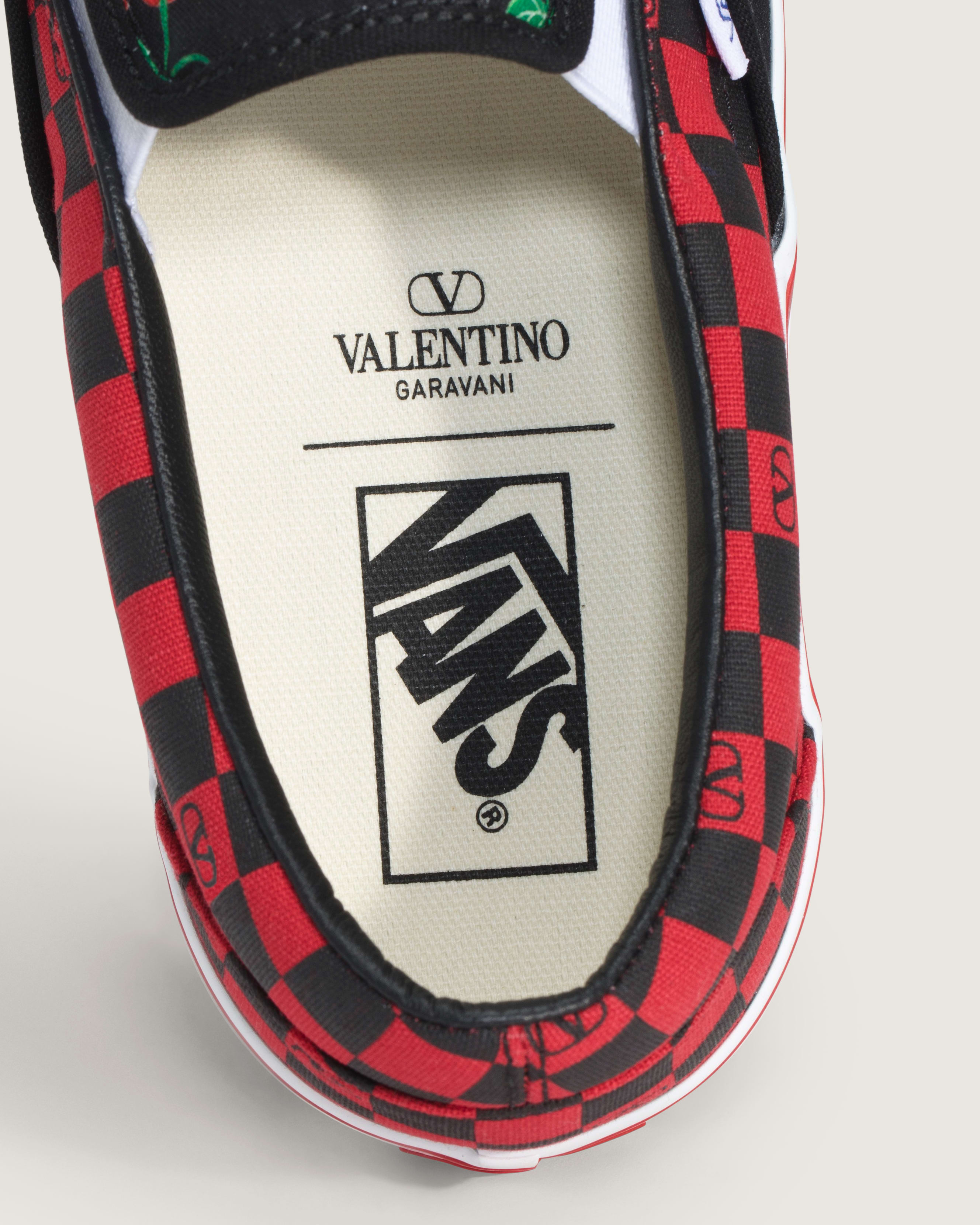Valentino Garavani and Vans クラシック スリッポン| VANS（ヴァンズ