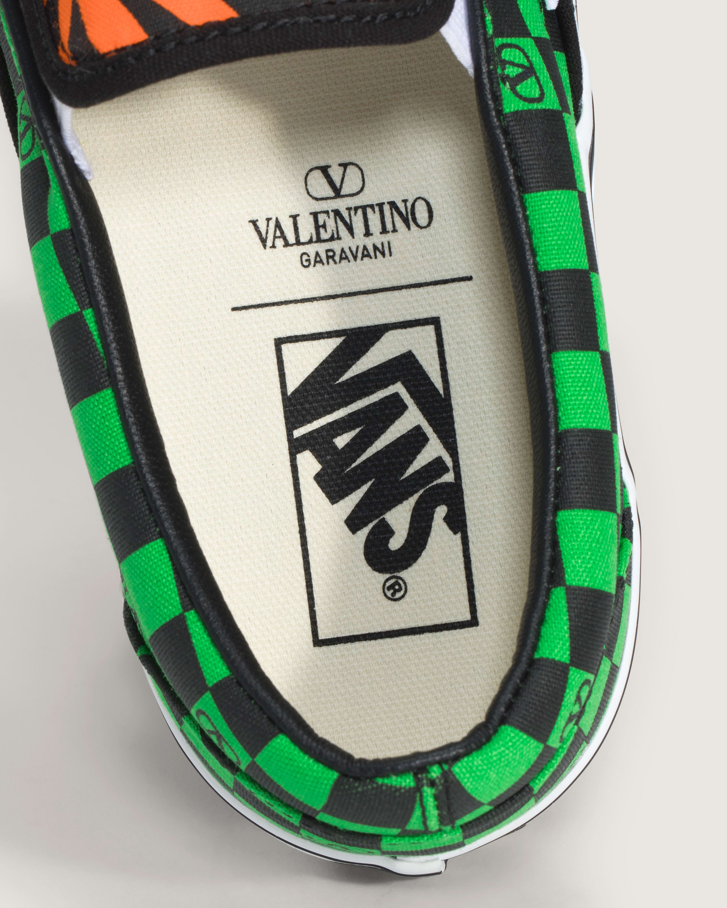 Valentino Garavani and Vans クラシック スリッポン| VANS（ヴァンズ