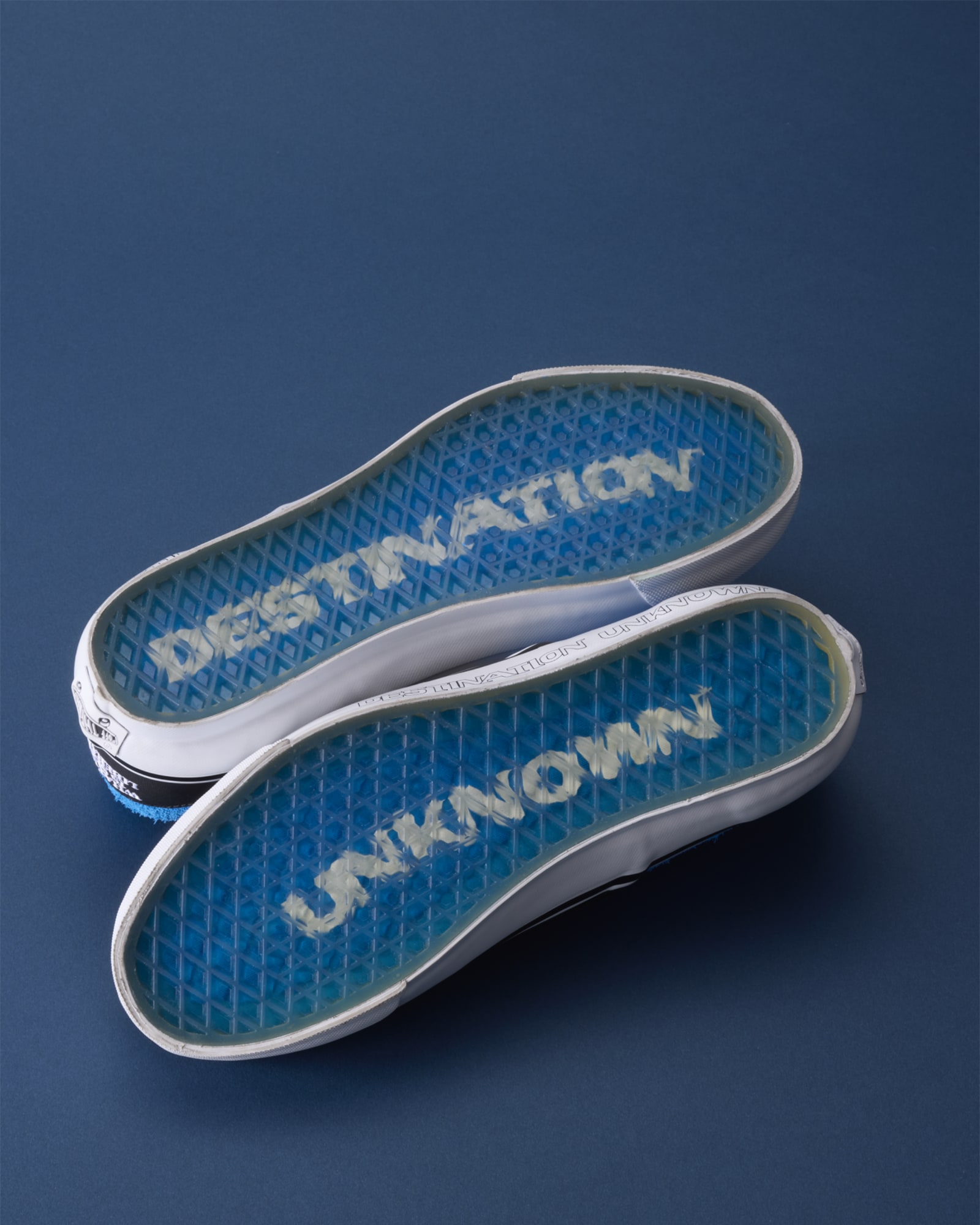 7月25日発売】LIBERAIDERS PREMIUM スリッポン| VANS（ヴァンズ）公式