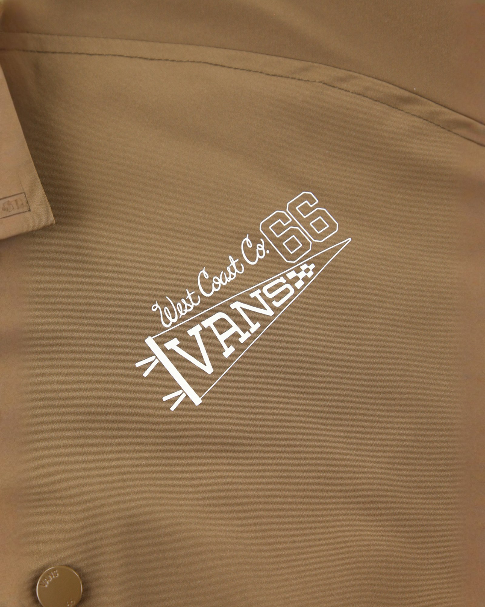 カレッジグラフィック コーチジャケット| VANS（ヴァンズ）公式ストア