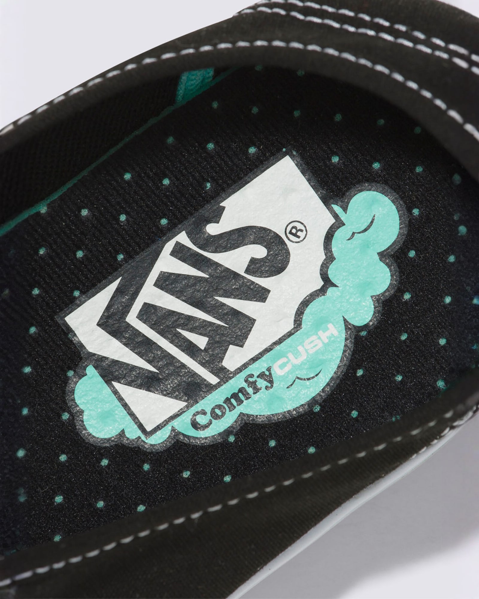 コンフィクッシュ オーセンティック| VANS（ヴァンズ）公式ストア