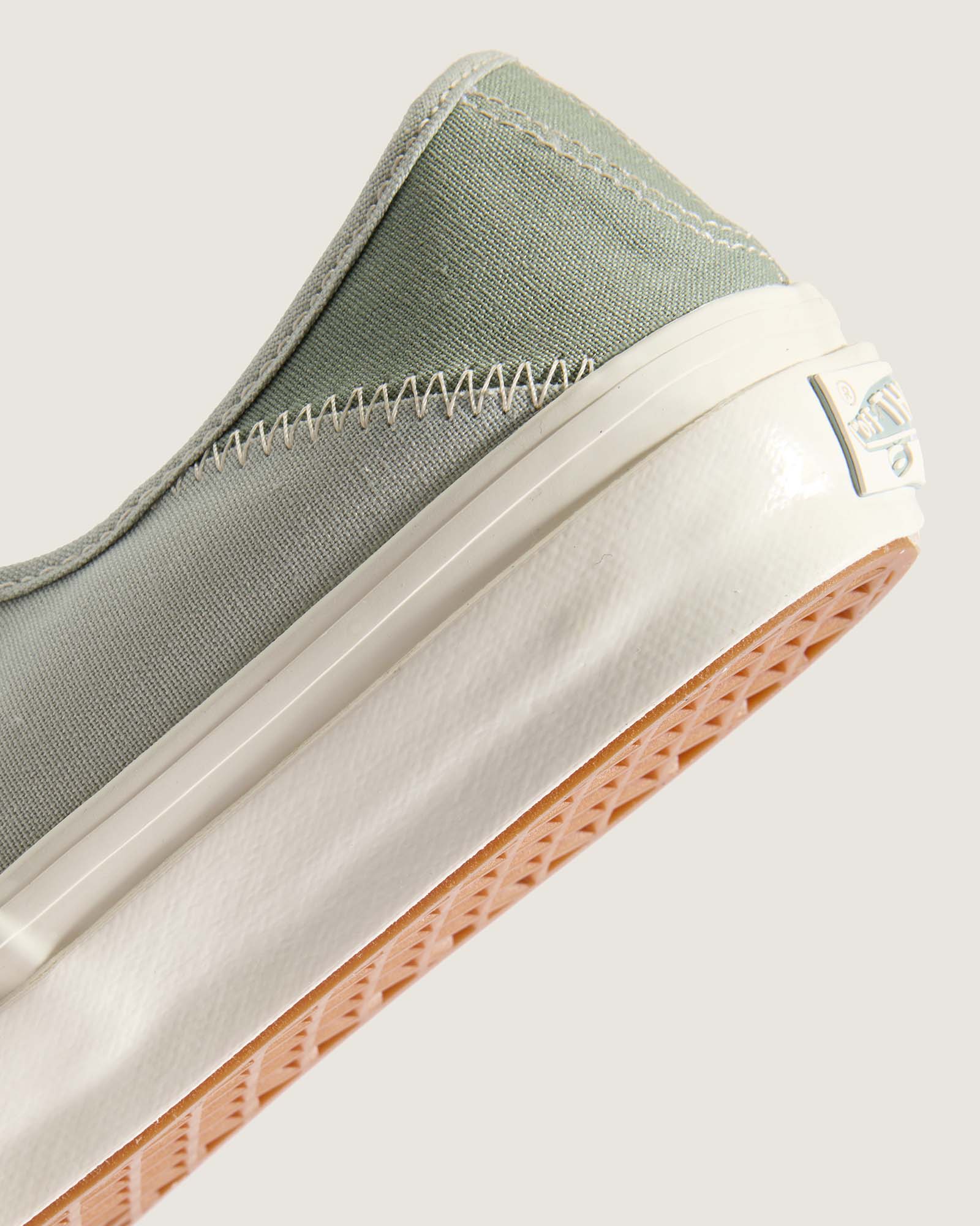 PREMIUM オーセンティック キックダウン