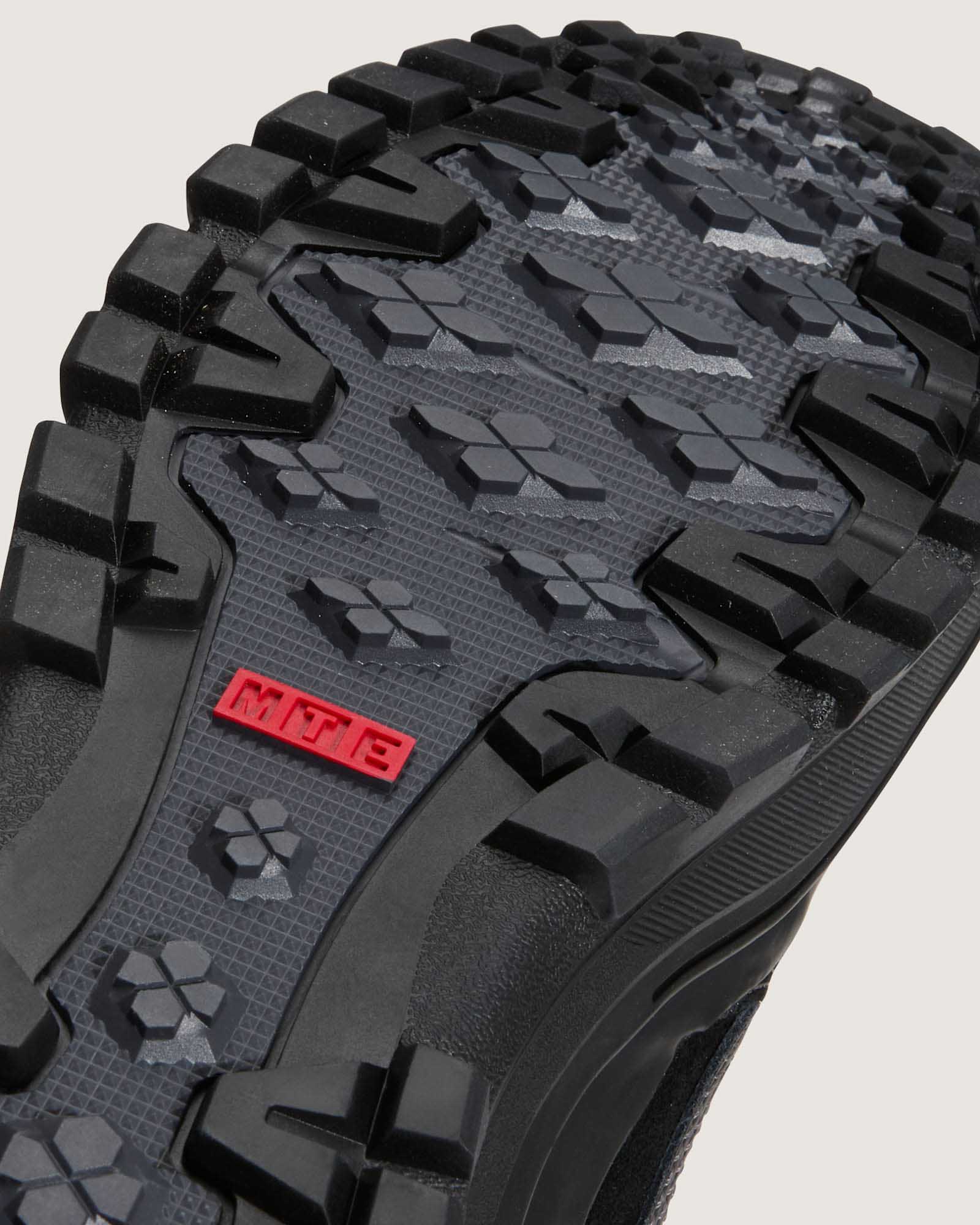 スケートハイ GORE-TEX インシュレーテッド