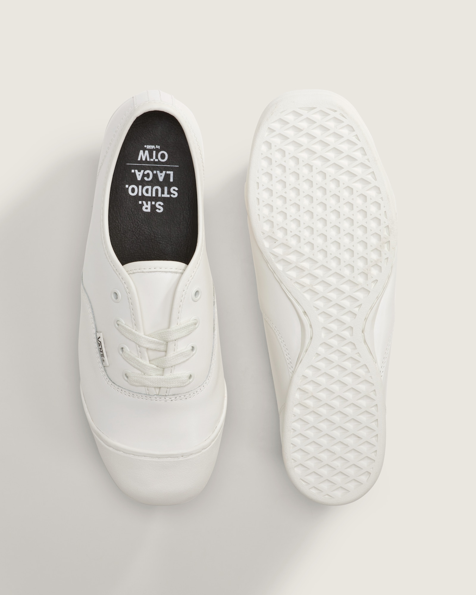 OTW by Vans X S.R. STUDIO. LA. CA. オーセンティック プリマ