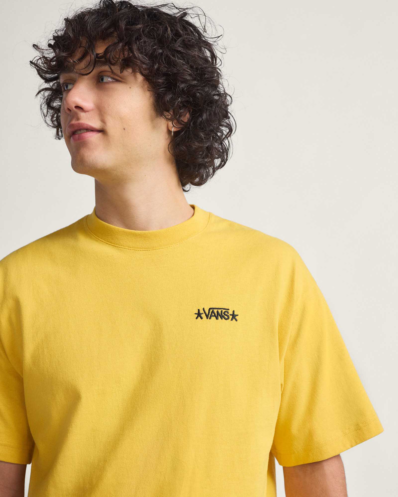 スケート HUG Tシャツ by Atiba Jefferson