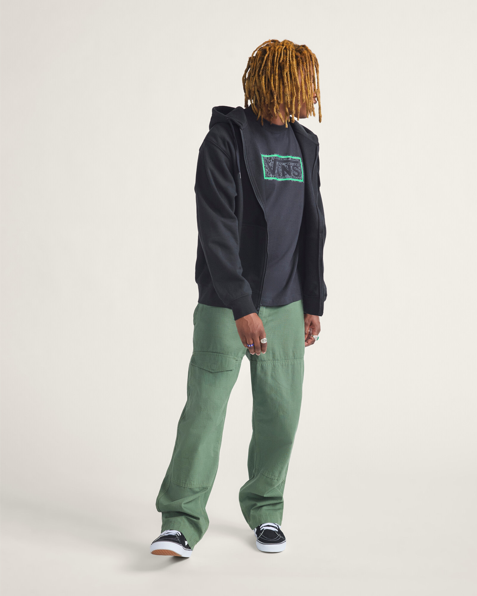 スケート ジップフーディー by Atiba Jefferson