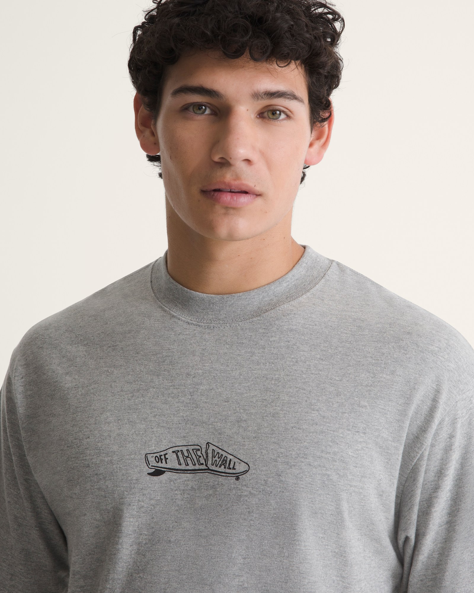 BUCKLED Tシャツ