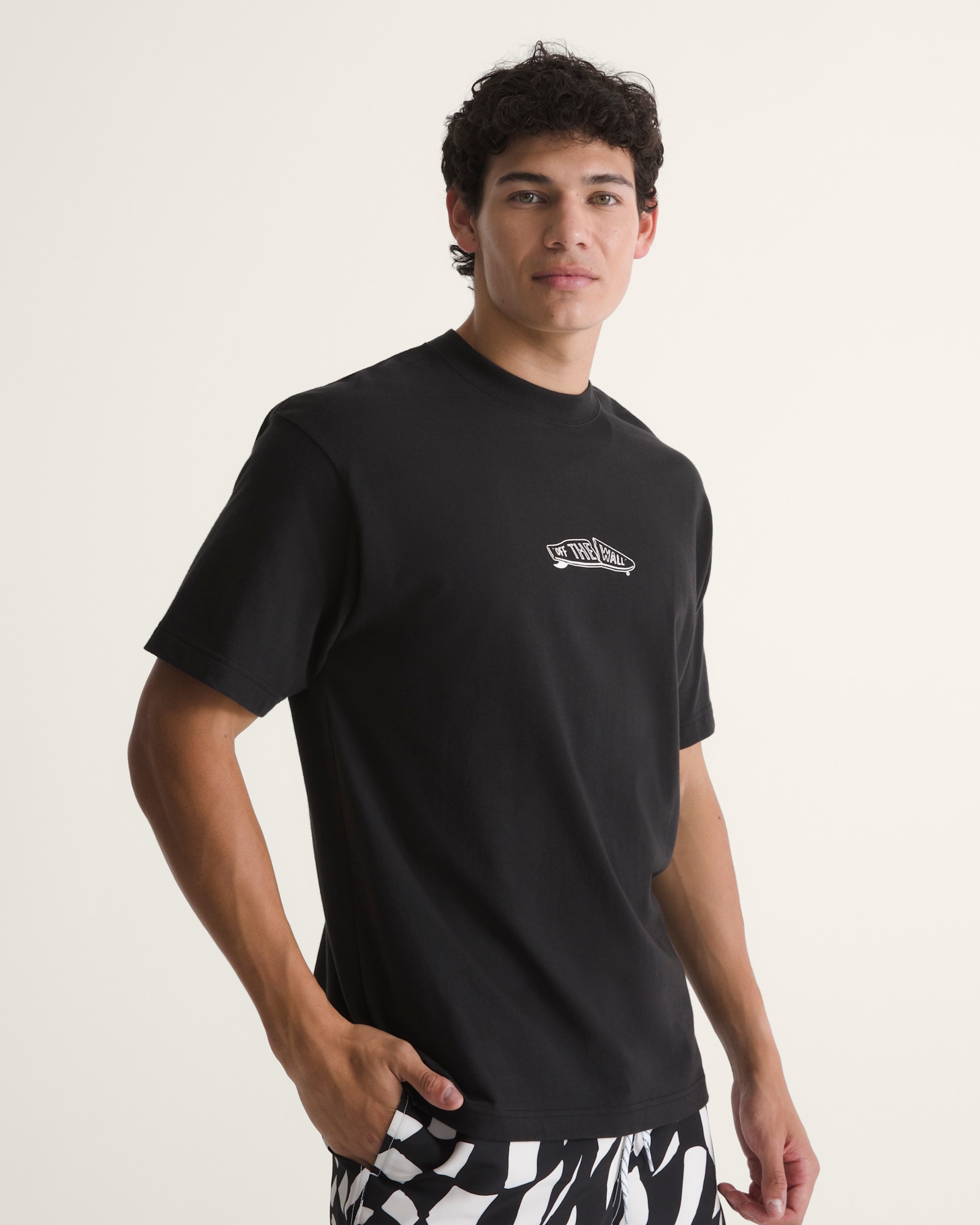 BUCKLED Tシャツ