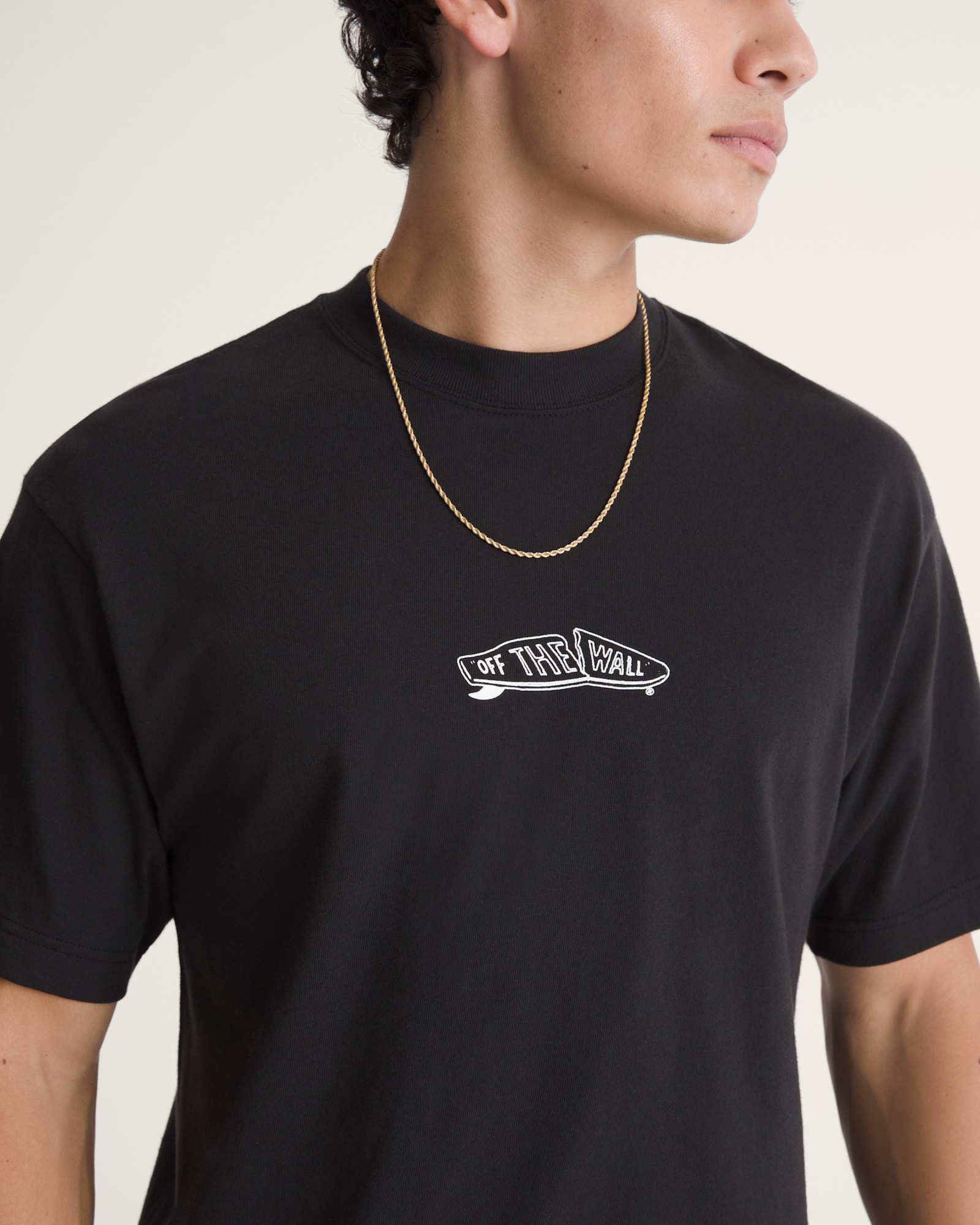 BUCKLED Tシャツ