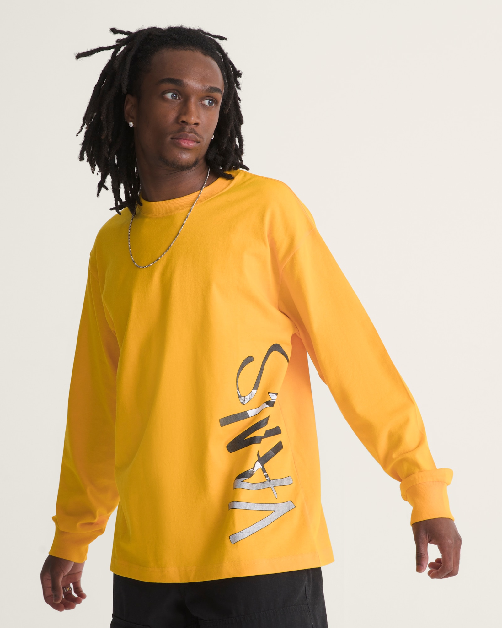 ロゴ Tシャツ by Atiba Jefferson