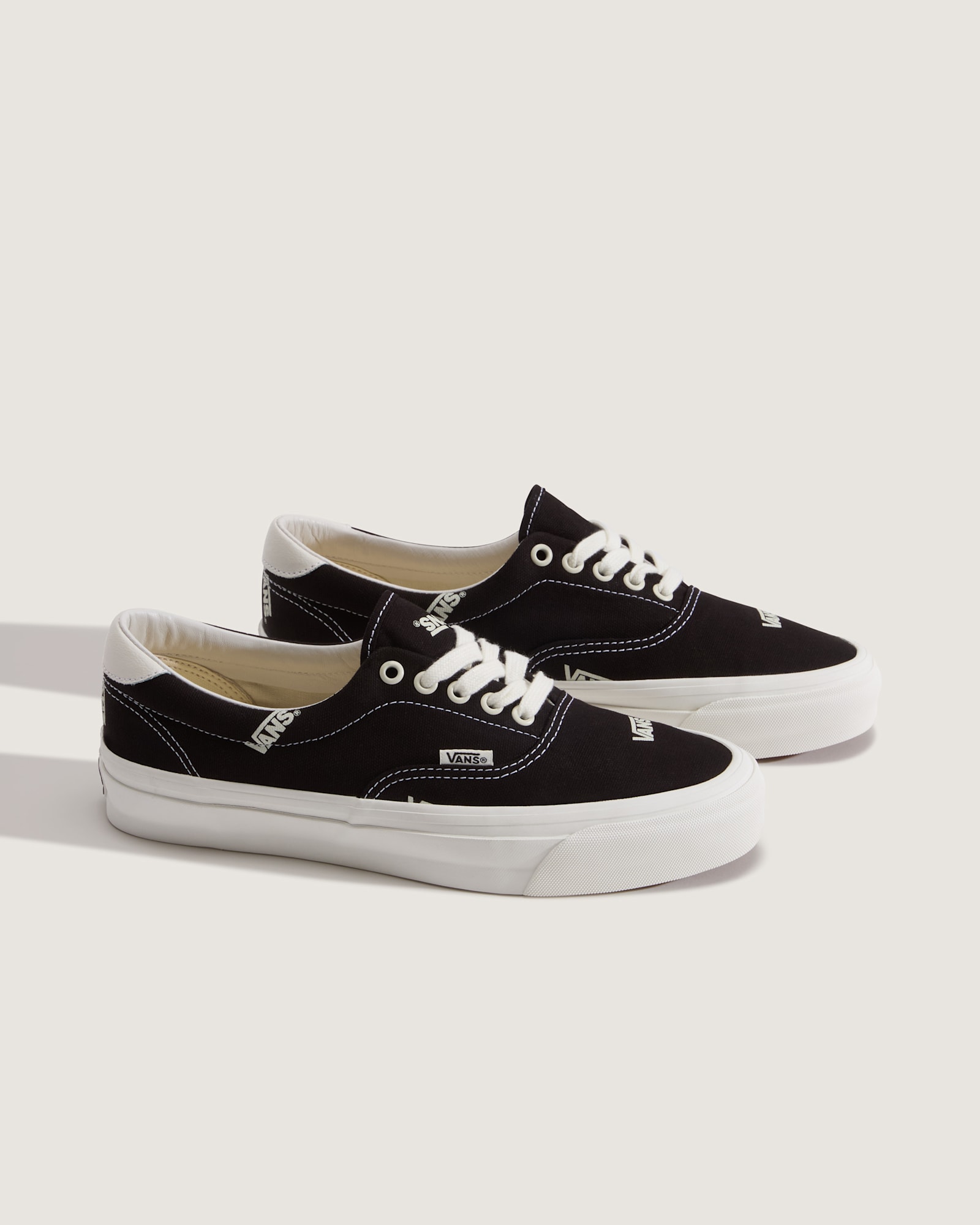 新着商品 VANS（ヴァンズ）公式ストア