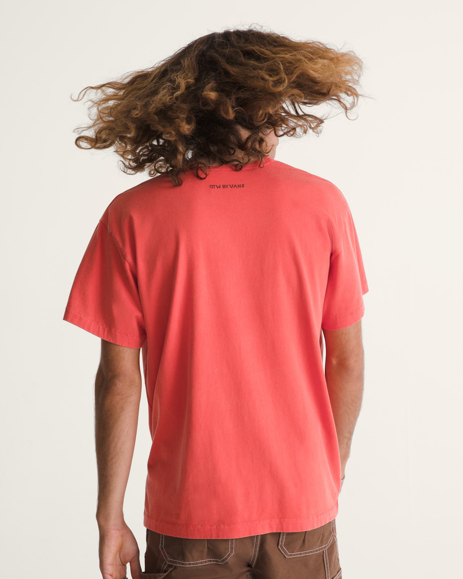 【5月15日発売開始】OTW by Vans x Julian Klincewicz ウォッシュド Tシャツ image number 2