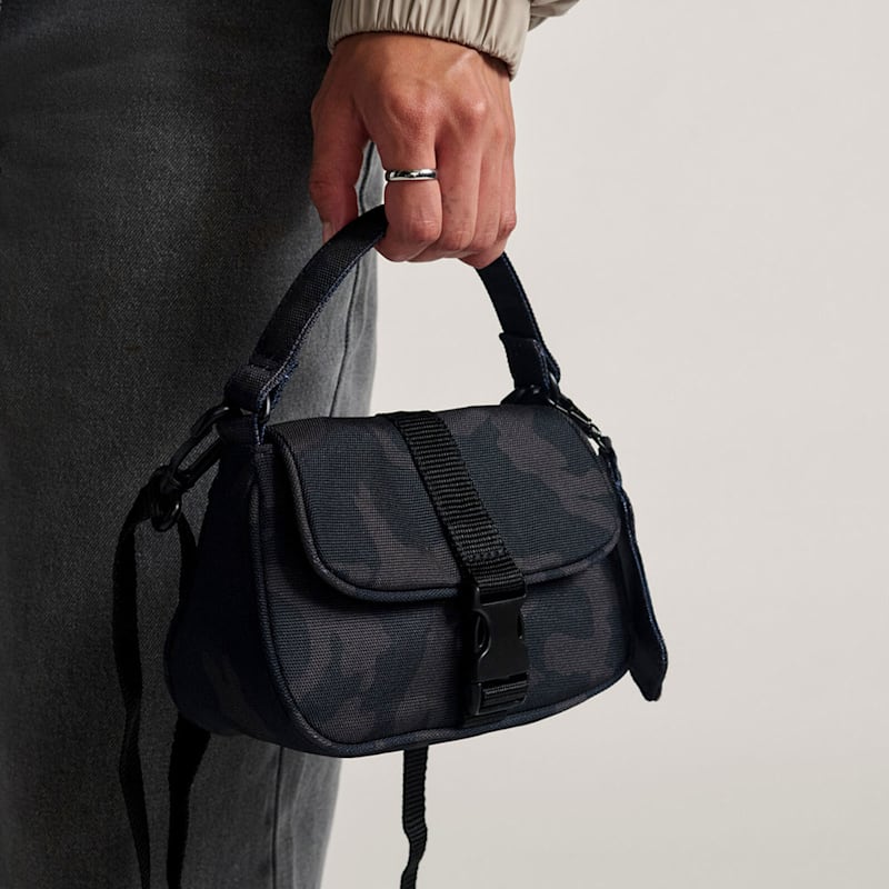 후크 온 미니 백